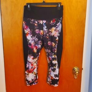 Women's athletic Capri's